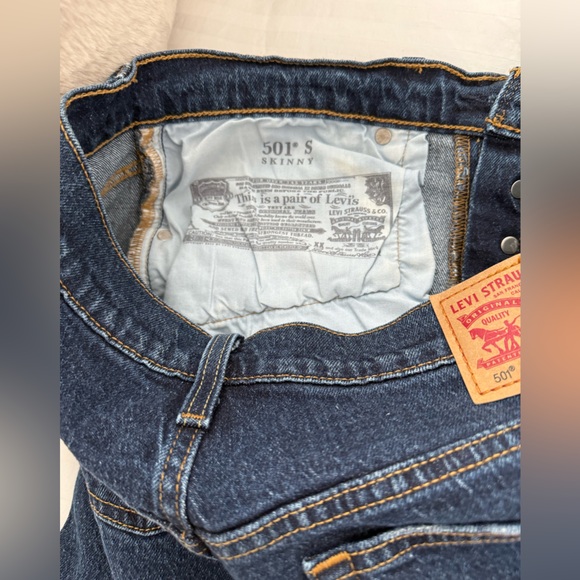 Levi's Dark Blue Skinny Jeans for Women - Picture 11 of 16